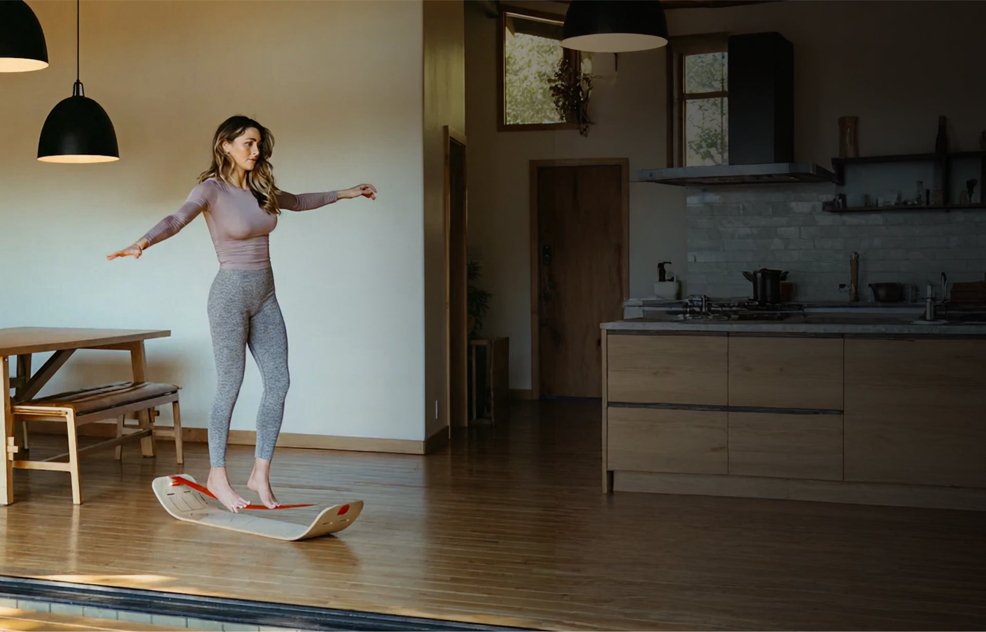 THE ULTIMATE BALANCE TRAINER